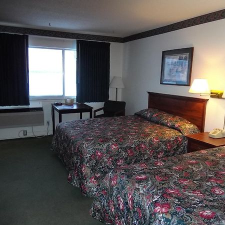 Cadillac Sands Resort Bagian luar foto