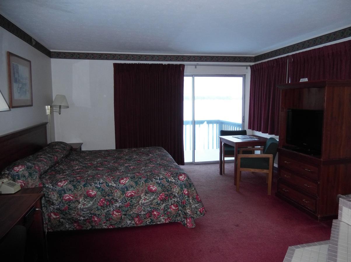 Cadillac Sands Resort Bagian luar foto