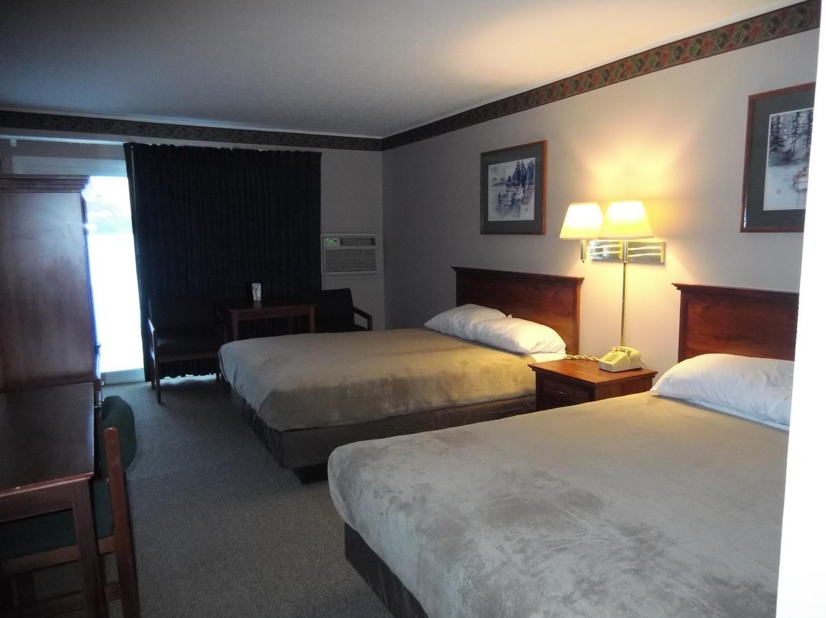 Cadillac Sands Resort Bagian luar foto