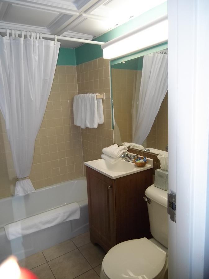 Cadillac Sands Resort Bagian luar foto